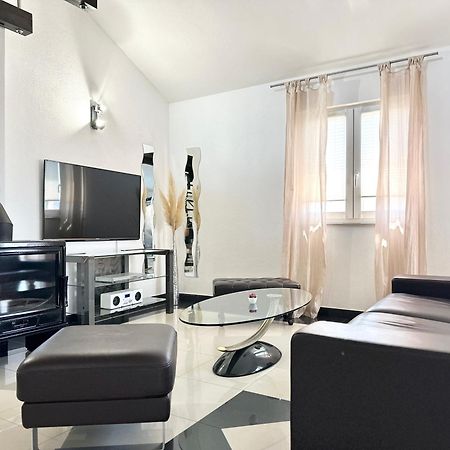 Villa Andrijana - Exclusively Yours - Family Getaway With Private Pool Каштела Экстерьер фото