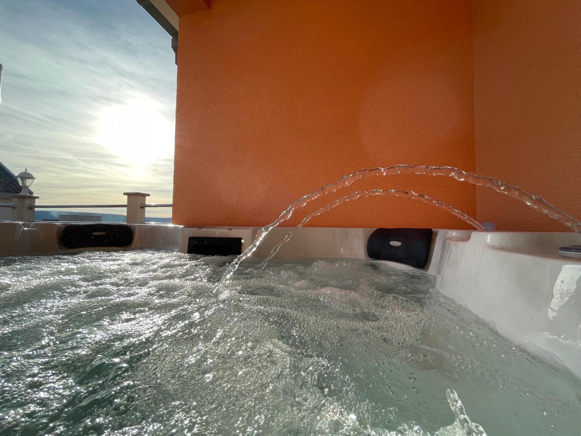 Villa Andrijana - Exclusively Yours - Family Getaway With Private Pool Каштела Экстерьер фото