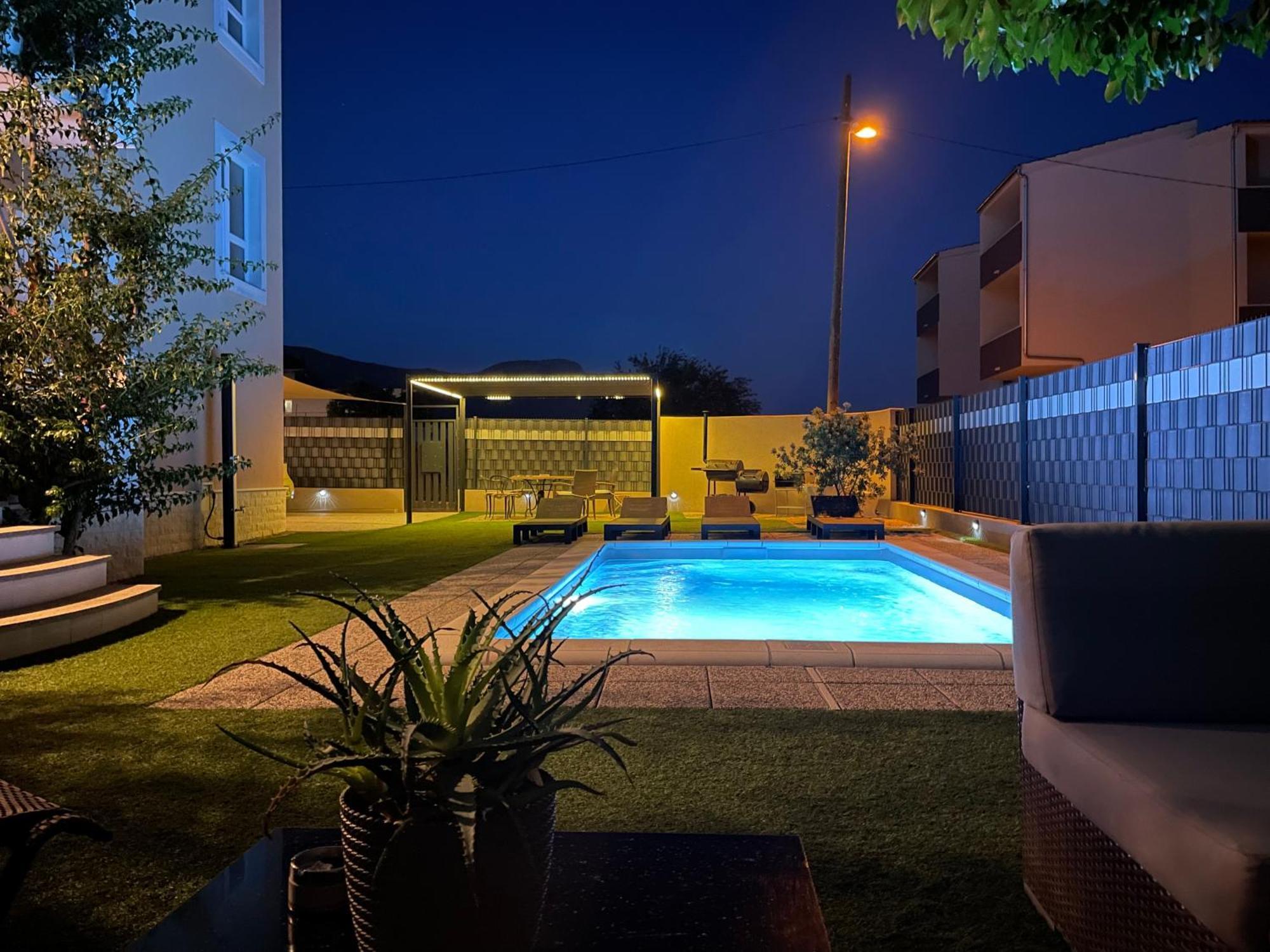 Villa Andrijana - Exclusively Yours - Family Getaway With Private Pool Каштела Экстерьер фото