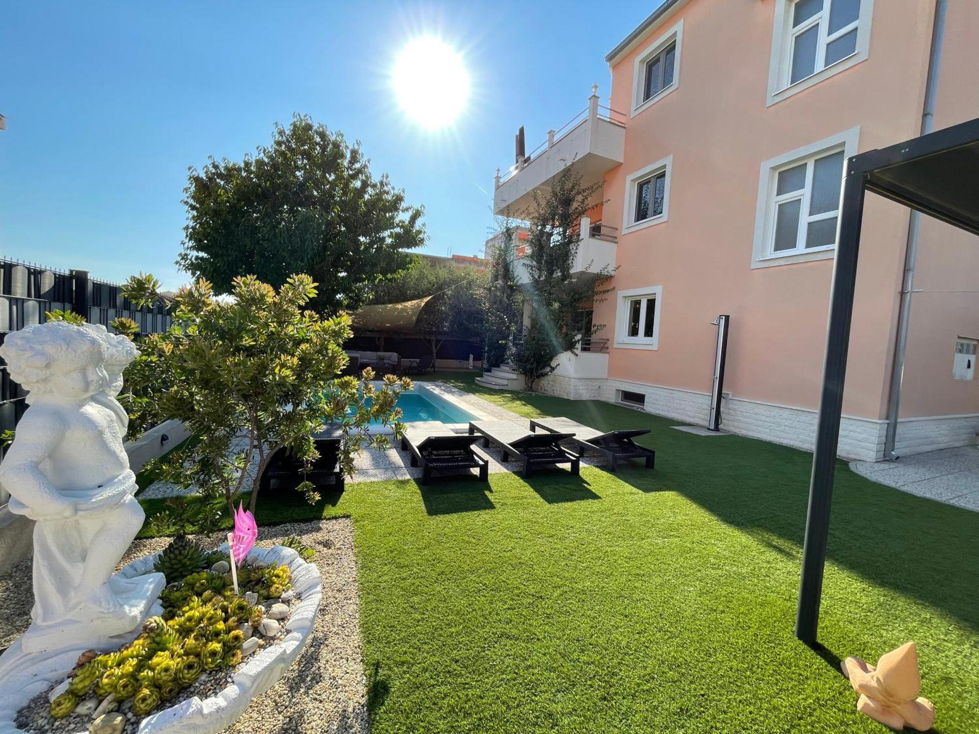 Villa Andrijana - Exclusively Yours - Family Getaway With Private Pool Каштела Экстерьер фото