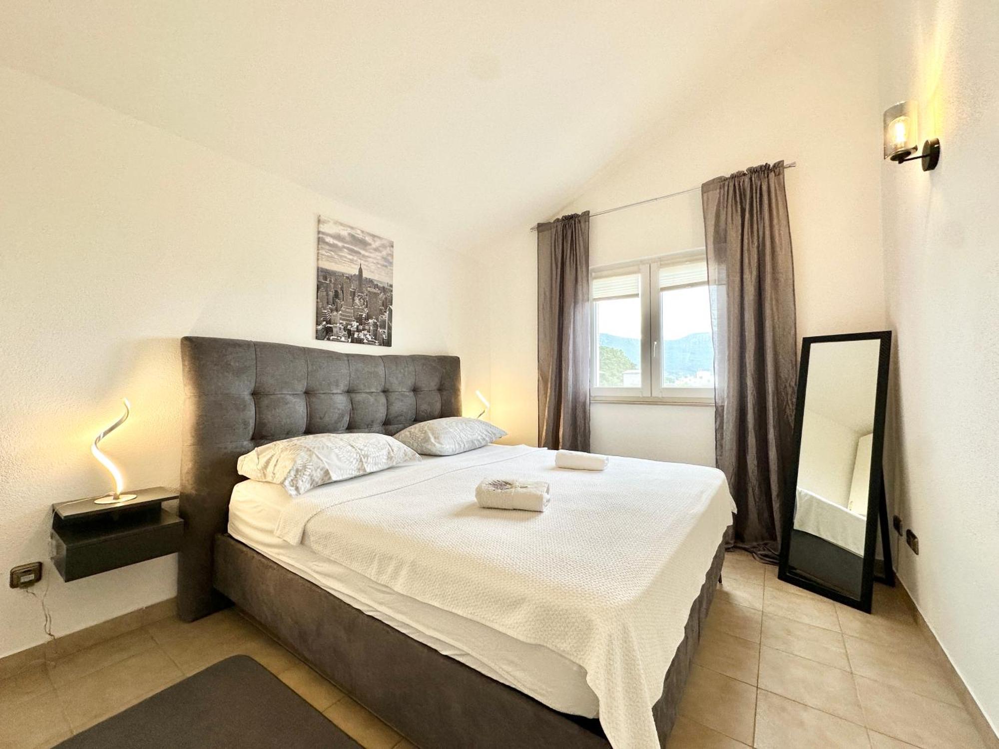 Villa Andrijana - Exclusively Yours - Family Getaway With Private Pool Каштела Экстерьер фото